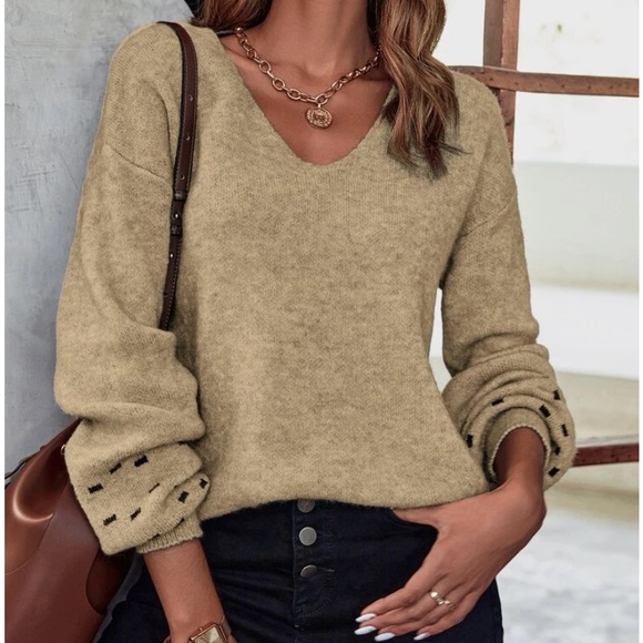 Delilah Wear Sweaters - New v neck long sleeve sweater